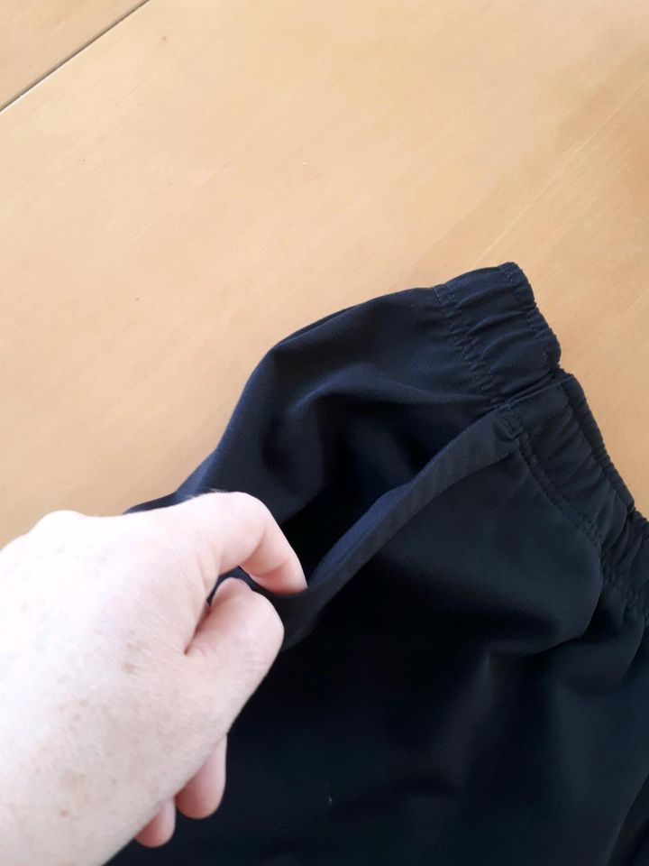 kurze Hose, Shorts, schwarz, Gr. 56, crane, mit Taschen in Bornheim