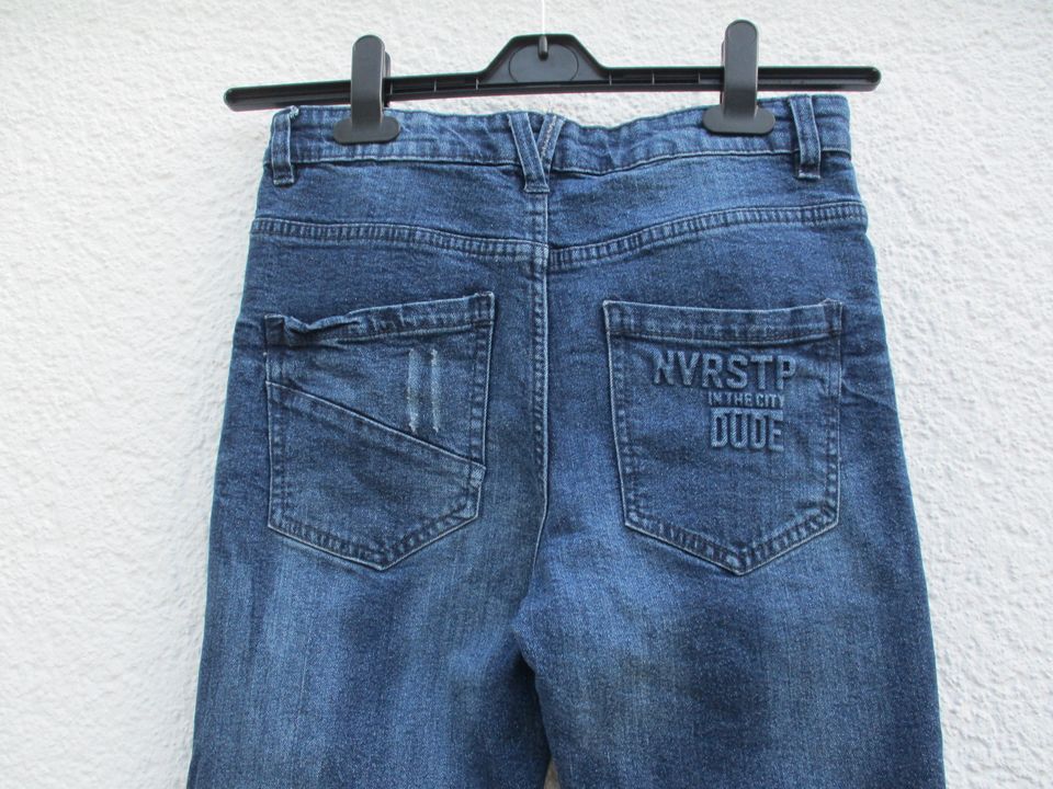 Y.F.K. Hose Jeans dunkelblau verstellbarer Bund Junge 152 in Ravensburg