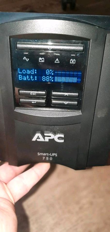 APC SMT750I | Smart-UPS 750| ohne Akku in Zeitz