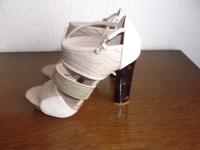 Original Escada High Heels Damenschuhe Gr. 40 Nordrhein-Westfalen - Mülheim (Ruhr) Vorschau