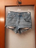 Neuwertige Damen Shorts von H&M Gr 38 Duisburg - Walsum Vorschau