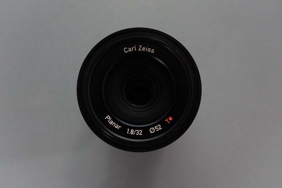 Zeiss Touit 1.8/32 Sony E-Mount Objektiv in Lüneburg