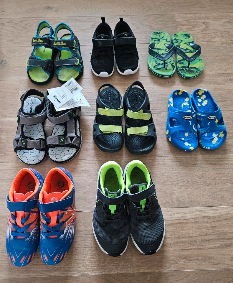 Fussballschuhe Sneakers Badeschuhe Gr. 27, 28, 29, 31, 32ì in Hamburg