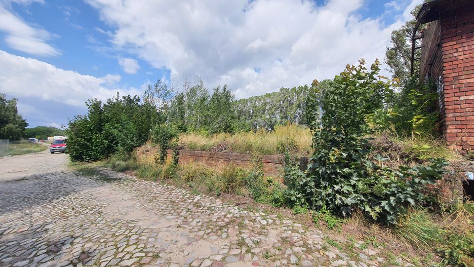 Wunderschöner Bahnhof in Treuenbrietzen mit Grundstück 7800 qm in Treuenbrietzen