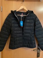 Tommy Hilfiger Daunenjacke mit Kaputze neu Hamburg - Harburg Vorschau