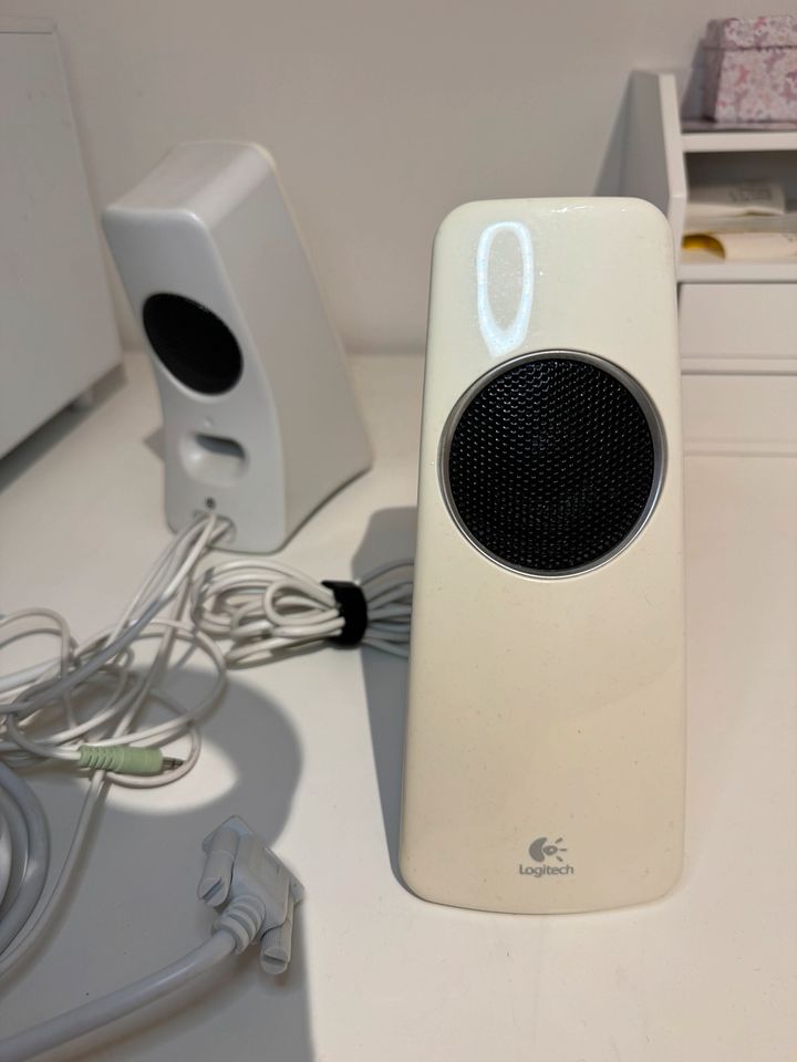 Logitech Lautsprecheranlage Z523 in Hamburg