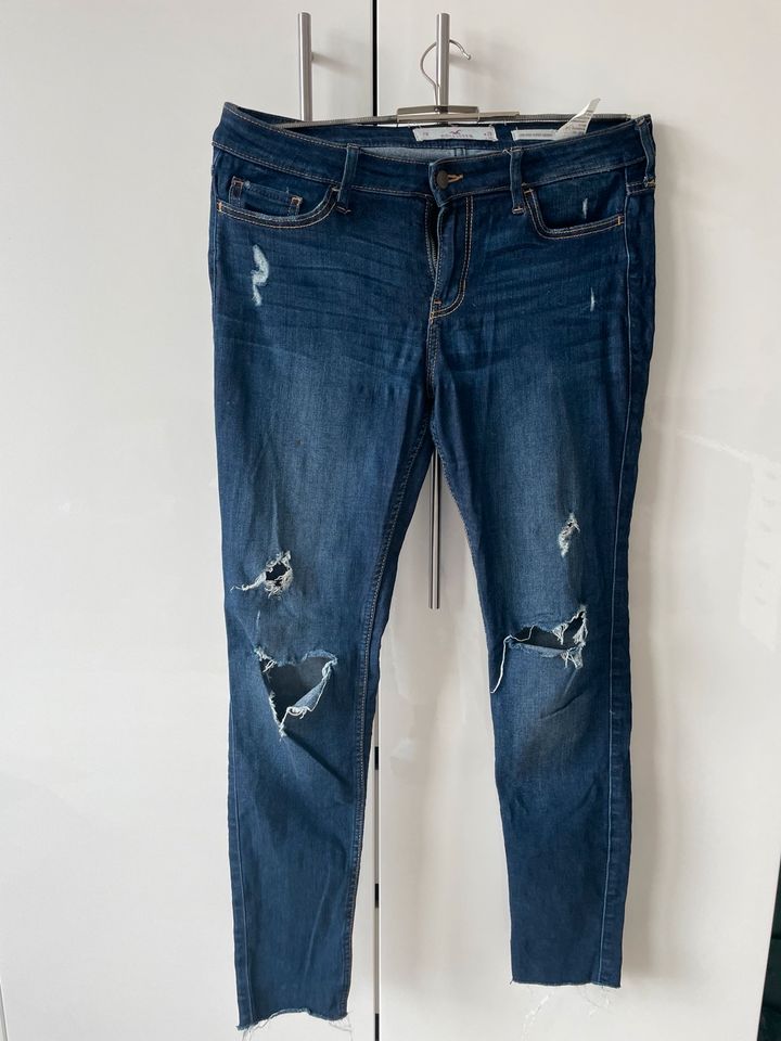 Jeans von Hollister in Bilshausen
