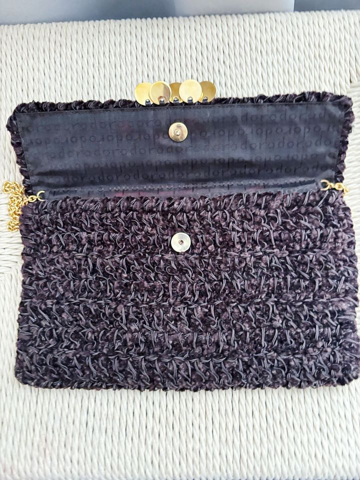 Rodo Tasche gestrickt gold clutch designer Umhängetasche in Berlin