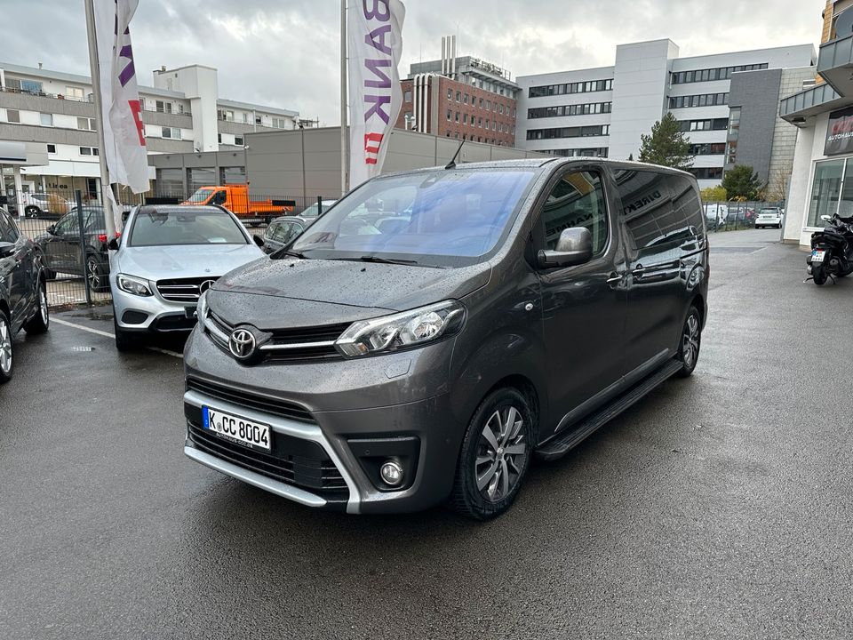 Toyota Proace 9-Sitzer / Autovermietung / Auto mieten / Köln in Köln