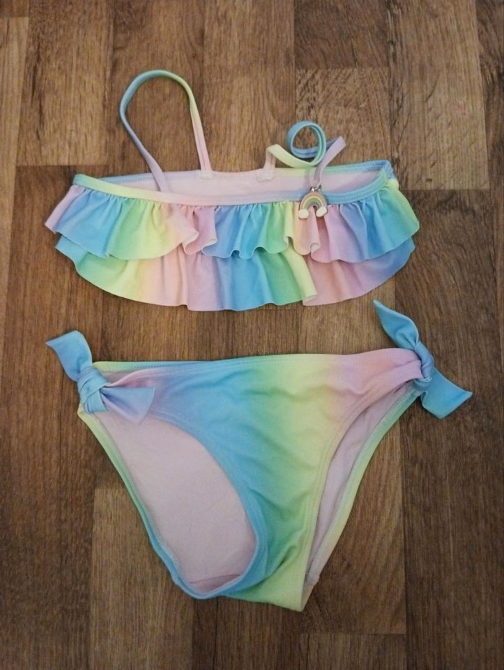 Bikini Regenbogen Mädchen Größe 110/116 in Duisburg