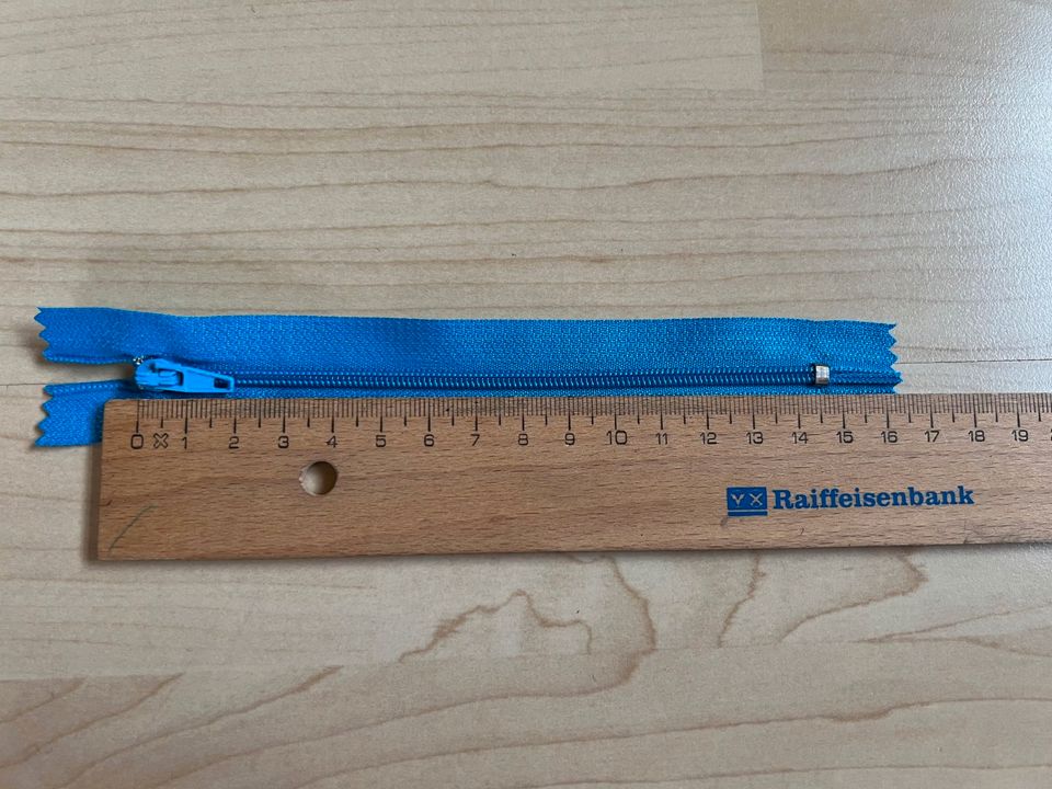 25 Reißverschlüsse * 15 cm * hellblau * neu * nicht teilbar in Oldenburg