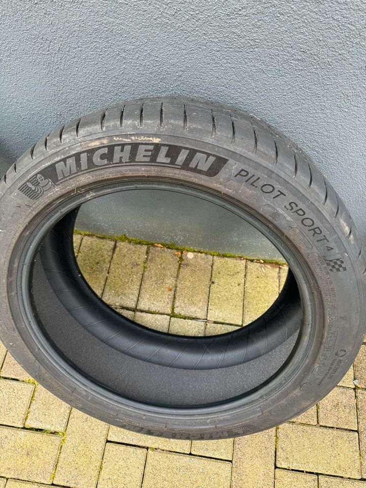 Michelin Pilot Sport 4 235/45 ZR18 98Y (Tesla Model 3) 5mm Profil in Wuppertal