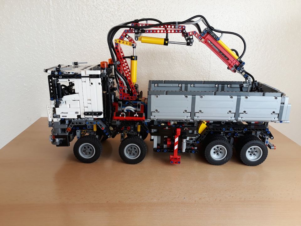 LEGO TECHNIC 42043 MERCEDES BENZ AROCS 3245 in Urmitz