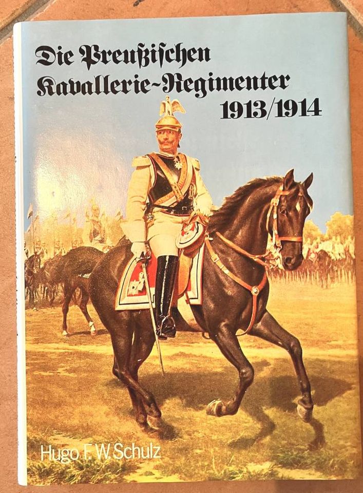 Bücher diverse , Waffen, Luftfahrt , u.s.w auch Einzel zu Verkauf in Bischofsheim