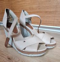 Tommy Hilfiger Keilsandaletten in Gr. 38 beige Baden-Württemberg - Karlsruhe Vorschau