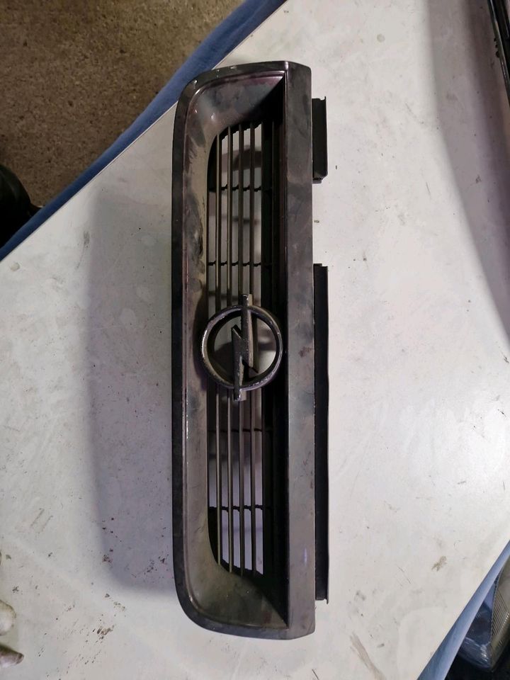 Opel vectra a fl grill in Gebesee