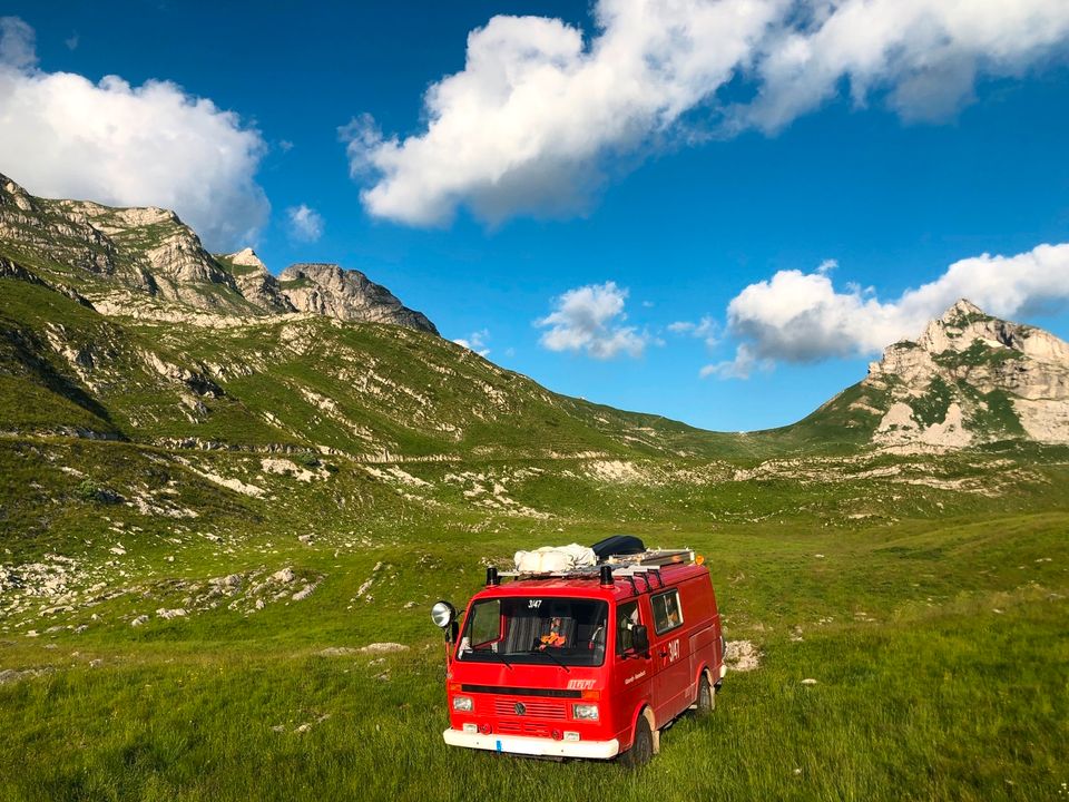 Camping Van Feuerwehr Oldtimer VW LT 35, 44.500km, H-Kennzeichen in Nürnberg (Mittelfr)
