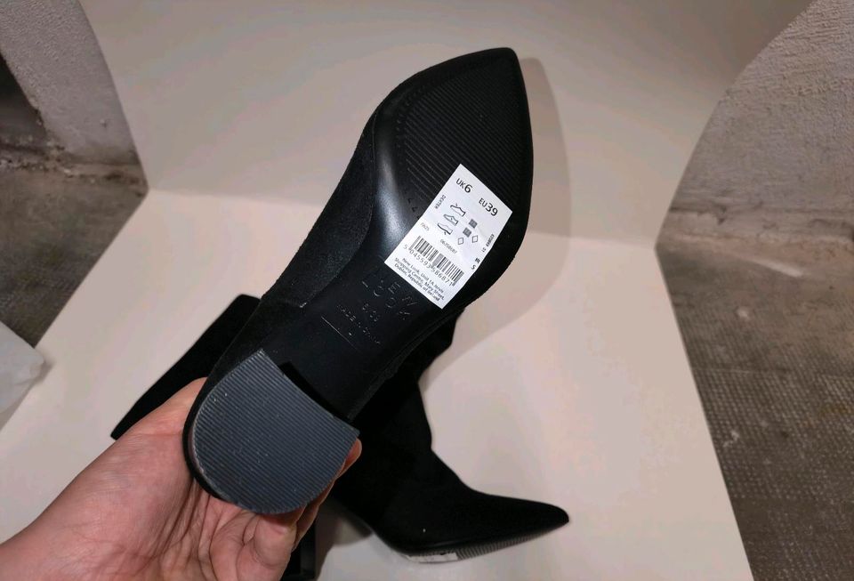 Neue Stiefel in schwarz gr. 39 in Frankfurt am Main