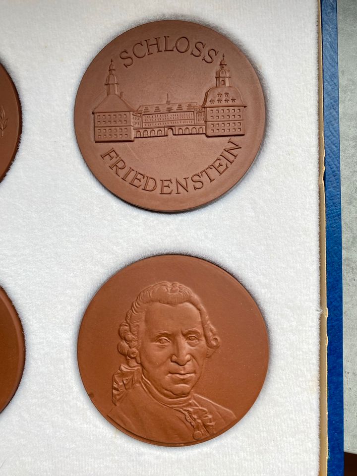 Meissen Medaillen 6 Stück, Böttger Steinzeug, Stadt Gotha Jubiläu in Tambach-Dietharz