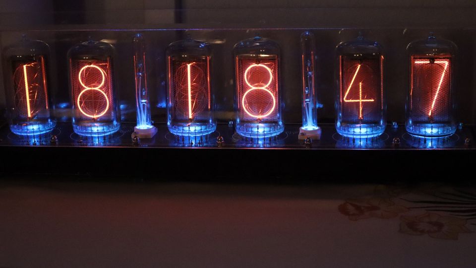 Wunderschöne  Nixie Uhr mit 6 Stück RFT DDR  Z568M, Ziffern 50mm in Weitenhagen b Greifswald