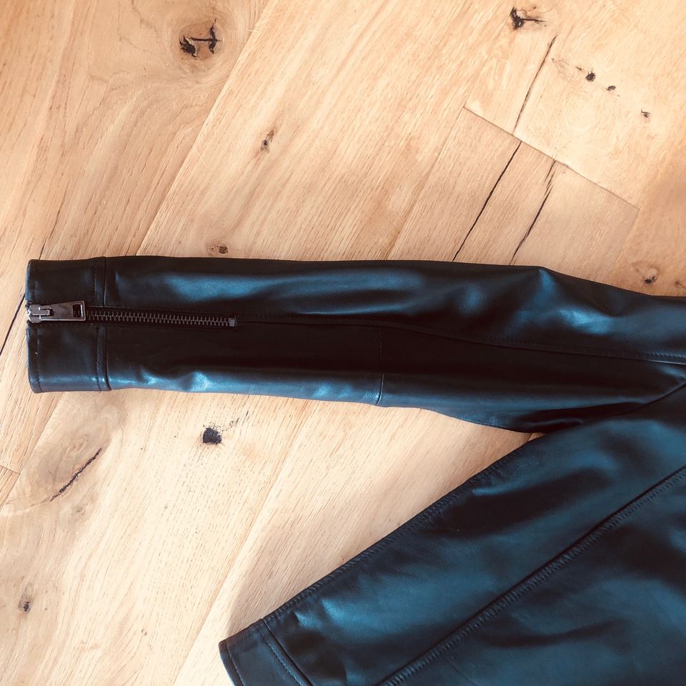 Lederjacke aus Schafleder schwarz Gr. M - Made in Italy - Neu - in Esslingen