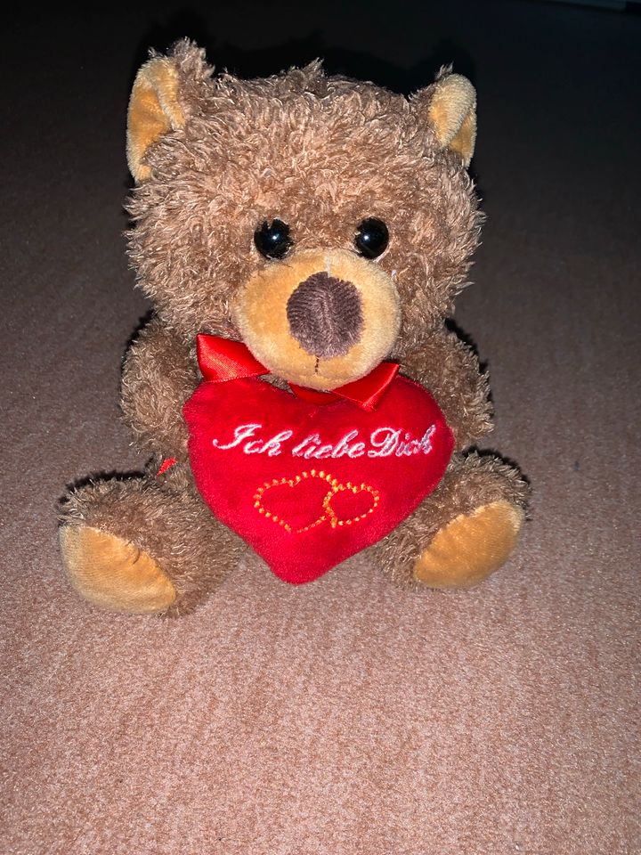 Teddy Teddybär mit Herz „Ich liebe dich“ Bär Kuscheltier in  Mecklenburg-Strelitz - Landkreis - Neustrelitz | Kuscheltiere günstig  kaufen, gebraucht oder neu | eBay Kleinanzeigen ist jetzt Kleinanzeigen