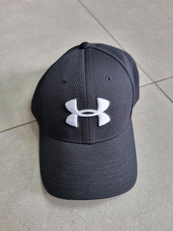 Under Armour Mütze Cap schwarz L/XL neu, ungetragen mit Etikett in  Baden-Württemberg - Fellbach | eBay Kleinanzeigen ist jetzt Kleinanzeigen