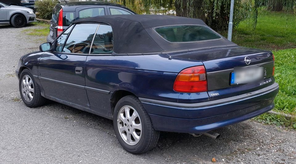 Opel Astra F Cabrio 1.8 16v 141tkm in Maulbronn