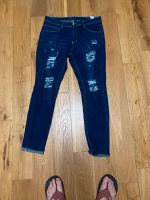 Neu Slim Fit Hose mit Lochdesign Gr. L NP75€ Bayern - Fürstenfeldbruck Vorschau