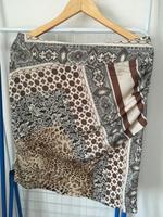 Eleganter Bleistiftrock Heine Kunstfaser Gr 40 Beige Raffung Dresden - Blasewitz Vorschau