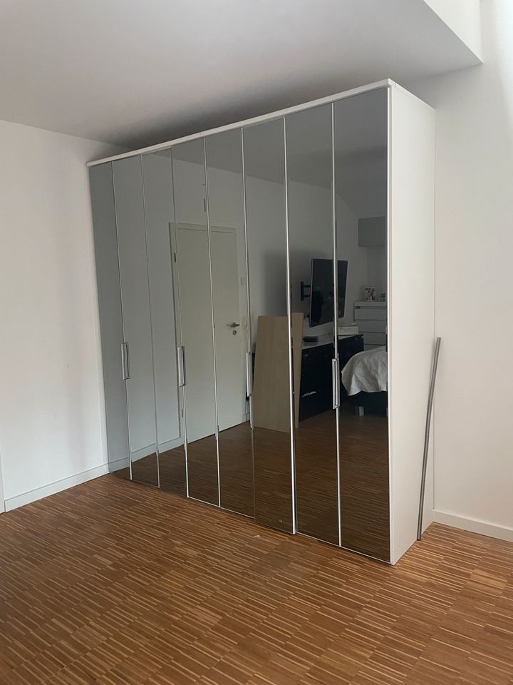 Schrank 2,5 m x 2,5 m zur Abholung in Blankenfelde-Mahlow