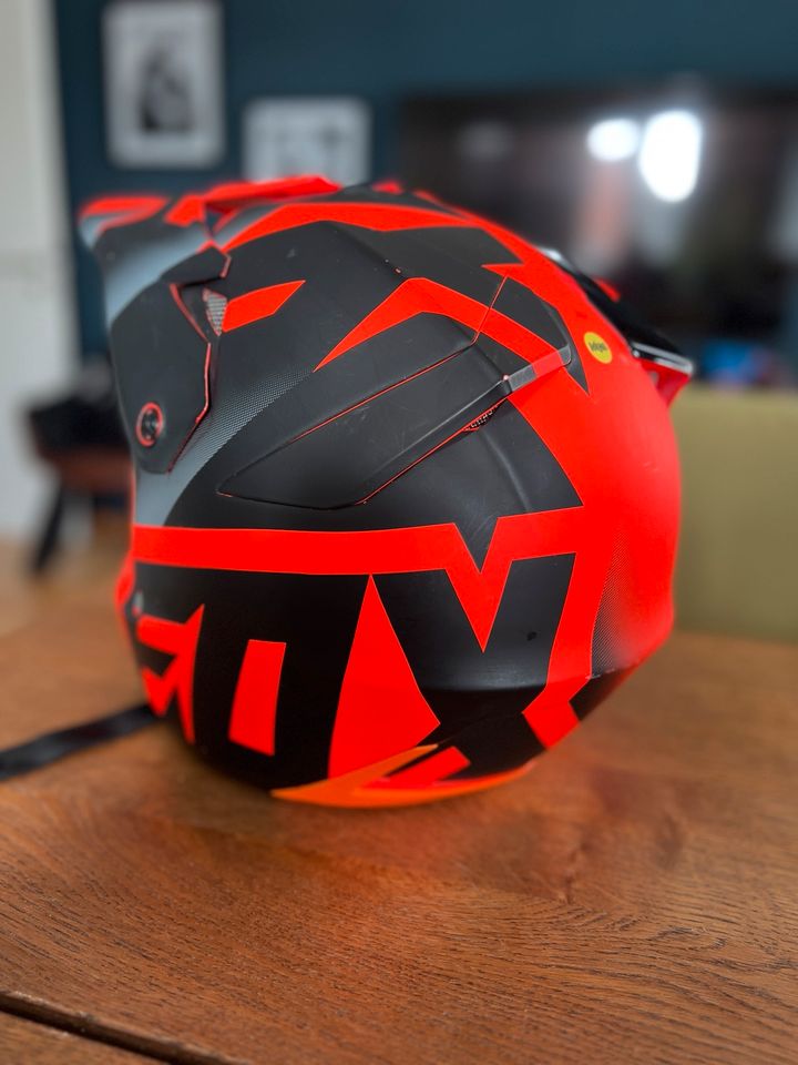 Fox V3 Motocross Helm in Ingolstadt