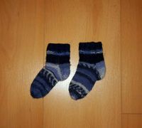 NEU - 1 Paar blaue Socken - HANDGESTRICKT - Größe 74-86 (22/23) Bayern - Schwarzenfeld Vorschau