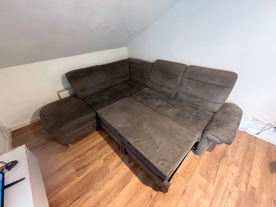 Eck Sofa mit Schlaffläche in Busenberg