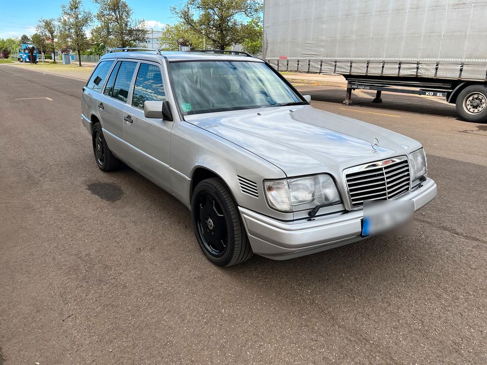 Mercedes W124 S124 300T TD Turbodiesel 4matic 7 Sitzer OM603 in Gaggenau