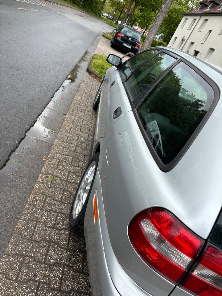 Volvo v40 2002 in Bonn