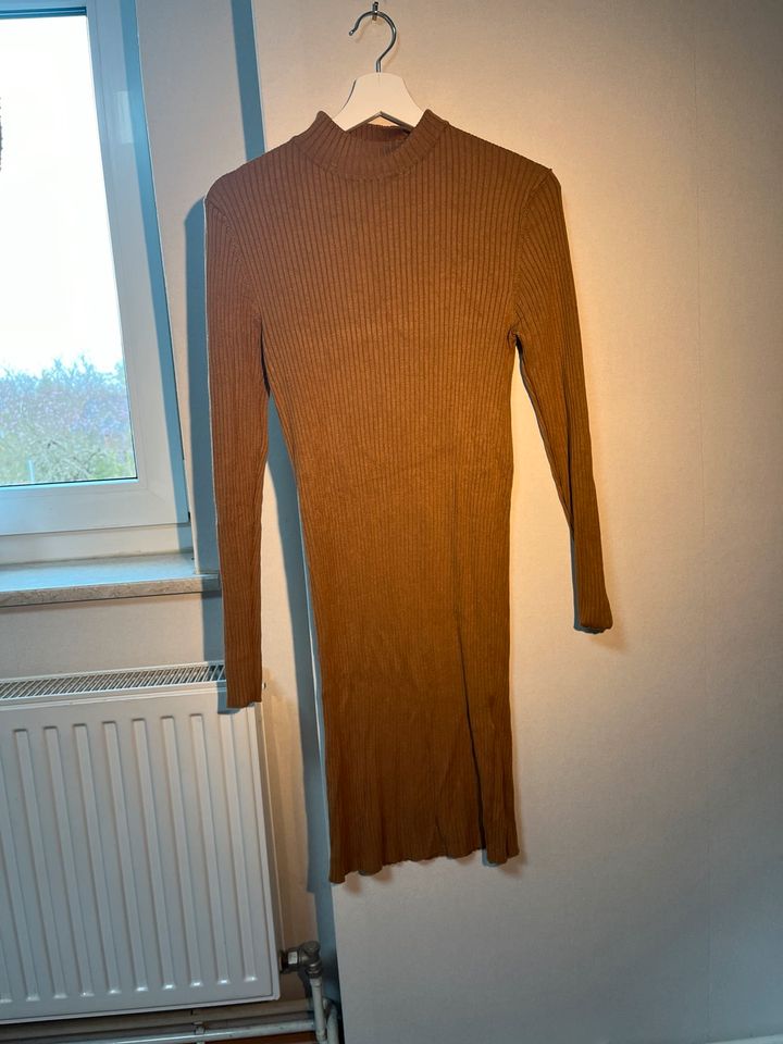 Kleid Strick beige braun Amisu 42 in Kirchlinteln