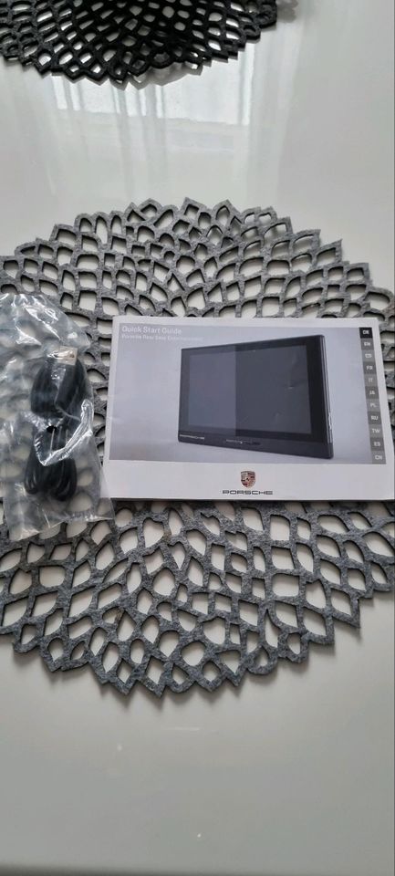 Porsche Cayenne 9Y0 E3 DVD Touch Pad Rear  Tablet  9Y0088020 in Markgröningen