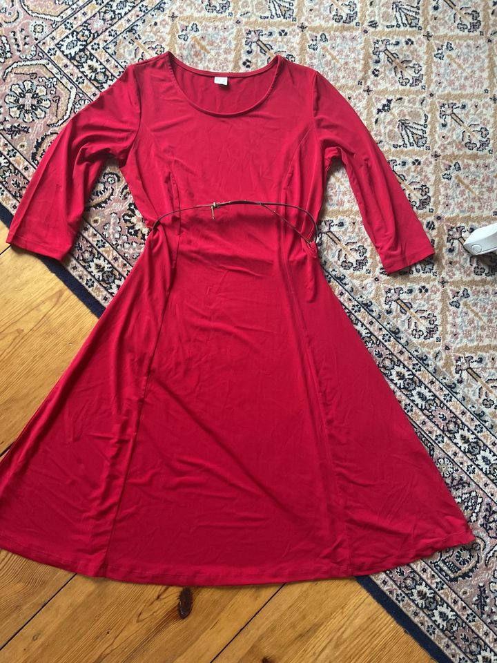 Wunderschönes Jersey Kleid rot Heine knallrot neuwertig 38 in Potsdam