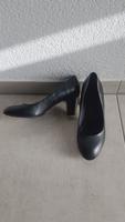 schwarze Pumps Gr.42  Deichmann Leder Niedersachsen - Rinteln Vorschau