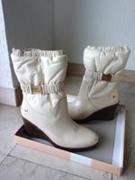 Original UGG Cassady Wedge Boots Lackleder Nordrhein-Westfalen - Wesseling Vorschau