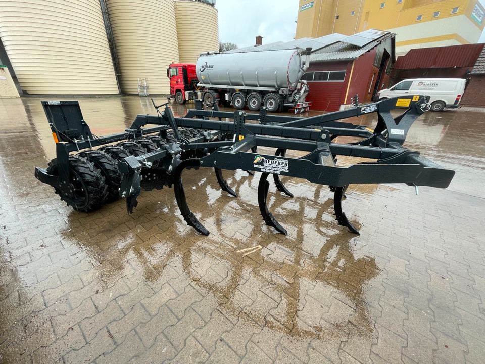 Mulchgrubber 3m mit Reifenwalze, Neumaschine, Steinsicherung, LED Beleuchtung in Klein Berßen