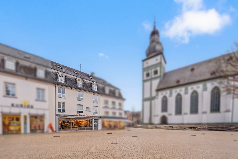 #KOMINOS IMMOBILIEN# Zentral gelegenes Wohn- und Geschäftshaus am Marktplatz von Attendorn in Attendorn