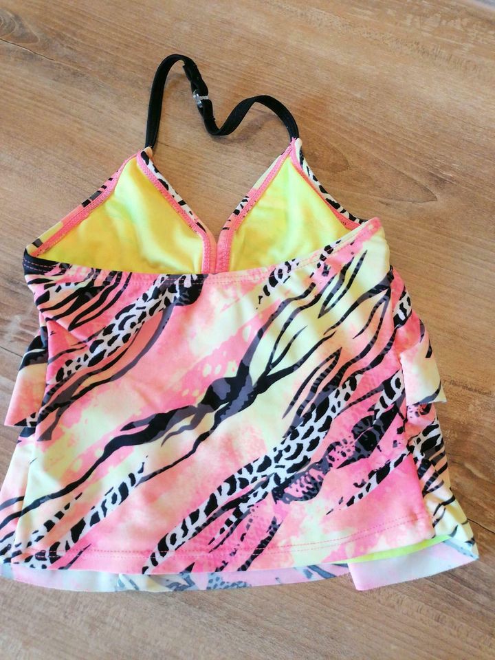 Tankini Oberteil für Mädchen Gr. 3 - 4 Jahre von OP cooles Muster in Linsengericht