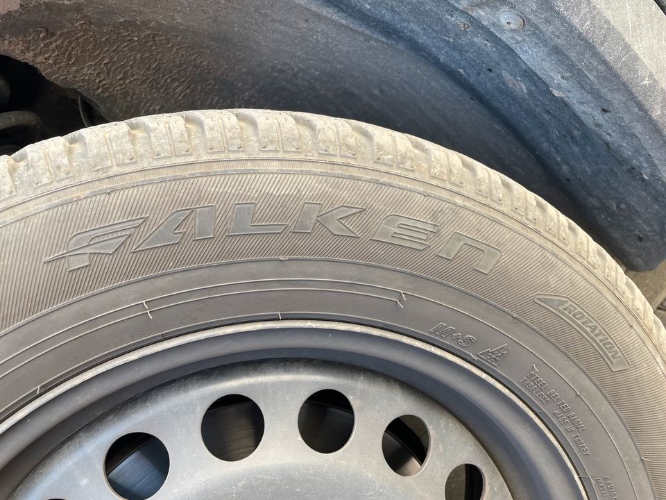 4 Winterreifen - Falken - 215/65r17 99H - gebraucht in Berlin