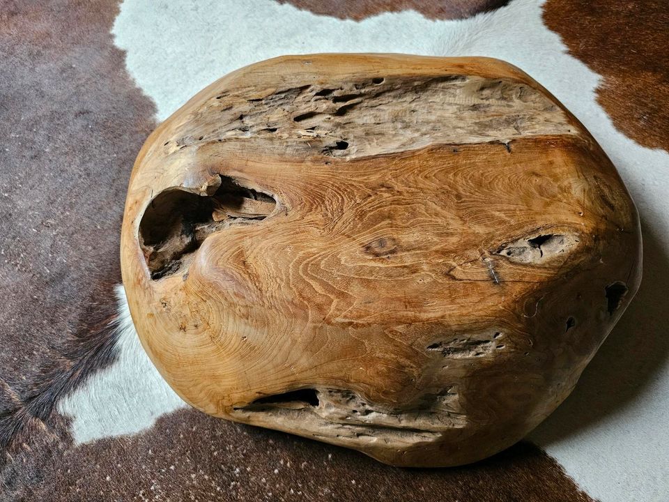 Massiver Holz Schale in Eppstein