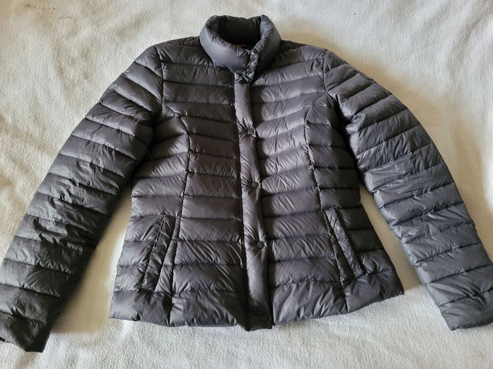 Tommy Hilfiger Daunensteppjacke, M/L, dunkelgrau, neuwertig in Bielefeld