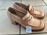 Bugatti Schuhe Loafer Gr. 38 breiter Absatz beige Leder NEU Nordrhein-Westfalen - Oberhausen Vorschau