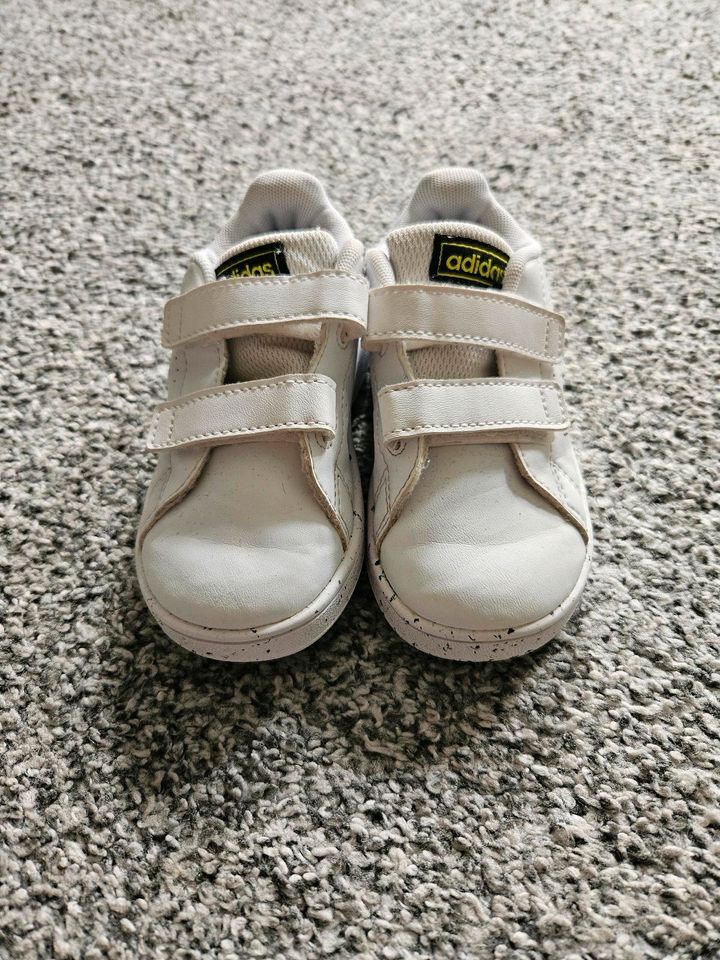 Adidas Sneaker Kinderschuhe Größe 23 in Berlin