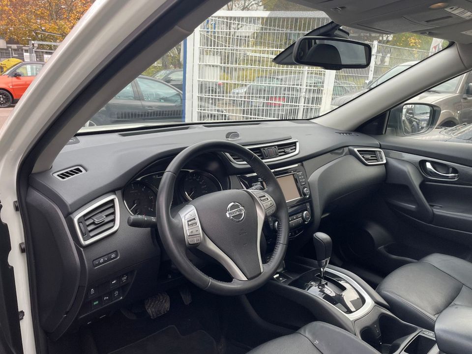 Nissan X-Trail.1.6 dCi .Auto.7 Sitzer SPUR/PANO/360.... in Berlin